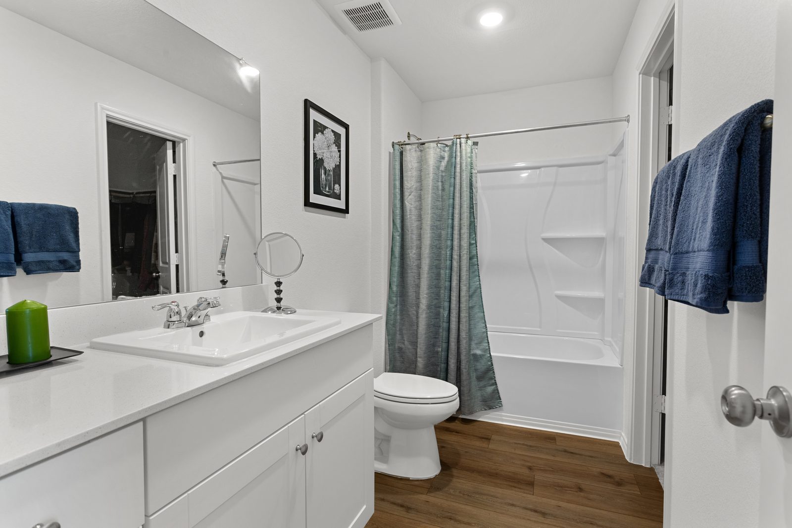 Primary Bath — new-construction home, Austin TX real estate photography