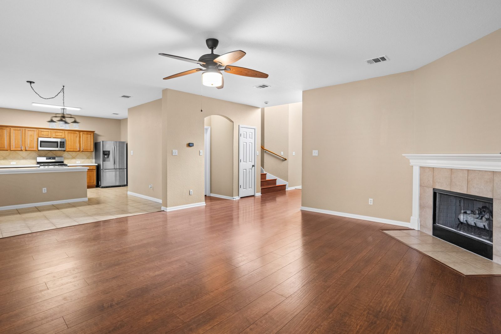 Living — vacant two-story home, Austin TX real estate photography