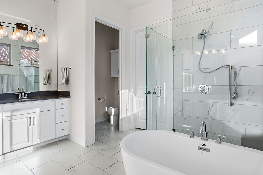 Bath — Hill Country custom home, Austin TX real estate photography