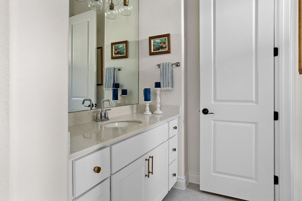 Bath — Hill Country custom home, Austin TX real estate photography